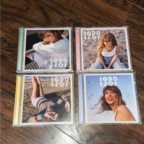 Taylor Swift Other - 1989 tv cds with polaroids